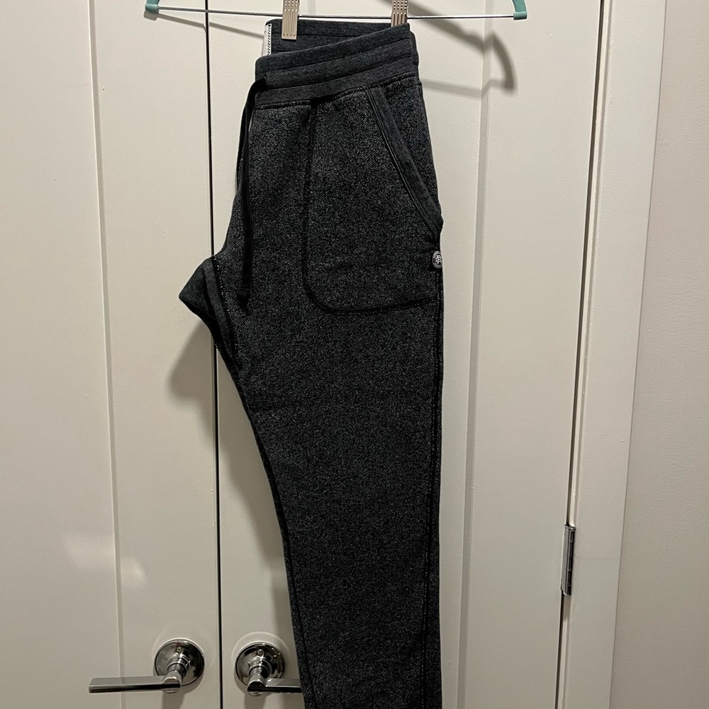 Reigning Champ Men’s Tiger Fleece Slim Fit Sweatpant - Black and Gray